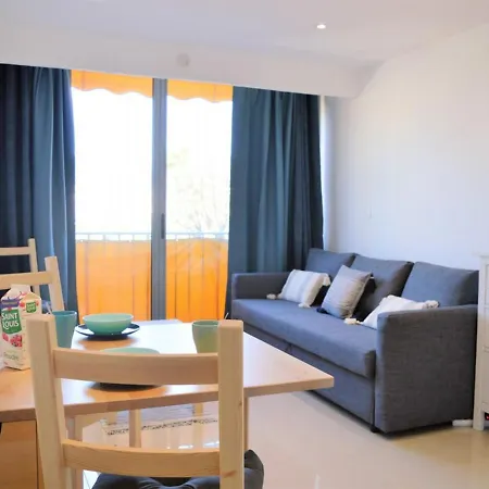 2 Pers Au Lavandou, Pres Plage, Parking, Menage Inclus - Fr-1-251-78 公寓 *