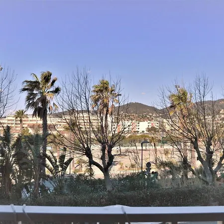 2 Pers Au Lavandou, Pres Plage, Parking, Menage Inclus - Fr-1-251-78 公寓 *