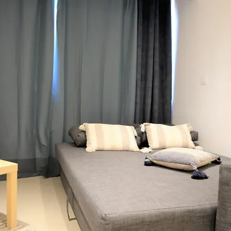 2 Pers Au Lavandou, Pres Plage, Parking, Menage Inclus - Fr-1-251-78 *