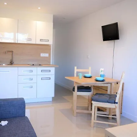 2 Pers Au Lavandou, Pres Plage, Parking, Menage Inclus - Fr-1-251-78 *