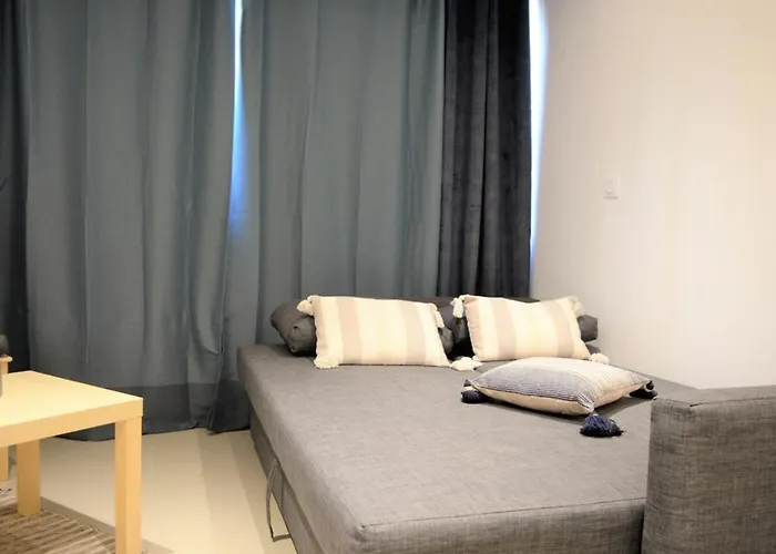 2 Pers Au Lavandou, Pres Plage, Parking, Menage Inclus - Fr-1-251-78 *