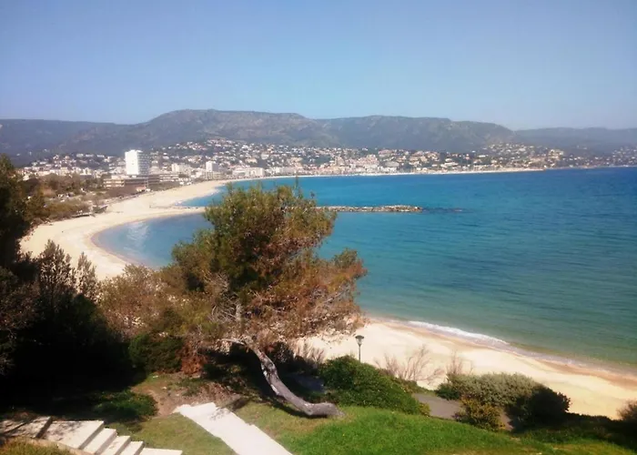 2 Pers Au Lavandou, Pres Plage, Parking, Menage Inclus - Fr-1-251-78 아파트 르 라방두