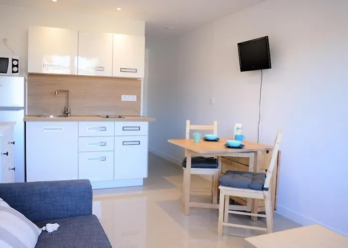 2 Pers Au Lavandou, Pres Plage, Parking, Menage Inclus - Fr-1-251-78 *