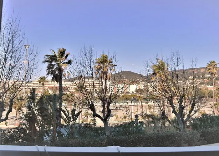 2 Pers Au Lavandou, Pres Plage, Parking, Menage Inclus - Fr-1-251-78 Lägenhet *