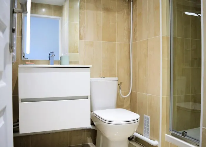 2 Pers Au Lavandou, Pres Plage, Parking, Menage Inclus - Fr-1-251-78 *