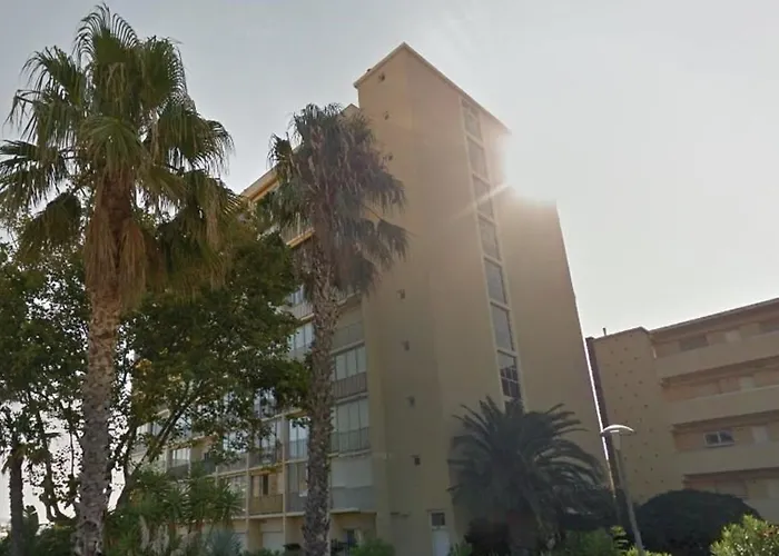 2 Pers Au Lavandou, Pres Plage, Parking, Menage Inclus - Fr-1-251-78