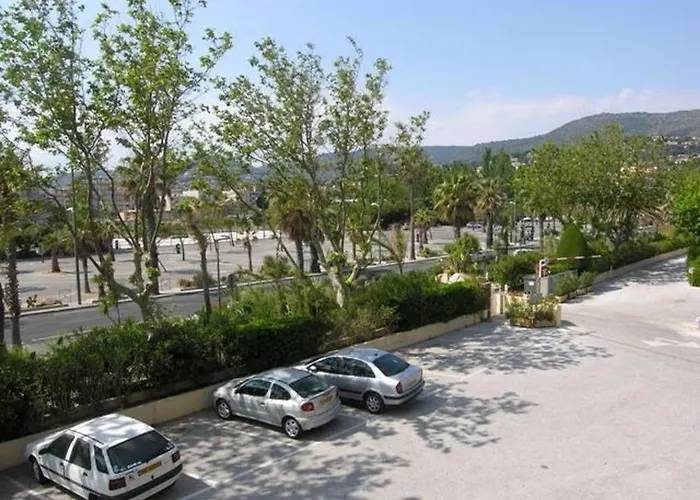 2 Pers Au Lavandou, Pres Plage, Parking, Menage Inclus - Fr-1-251-78 아파트 르 라방두